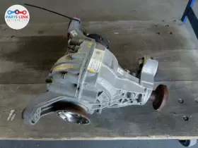 0DG500043 BENTLEY Bentayga Rear Differential Carrier Gearbox