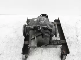 33-10-7-500-781 BMW Rear Differential Carrier Auto Trans Up #2