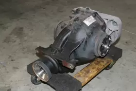 33107559366 BMW Rear Axle Differential 650I #2