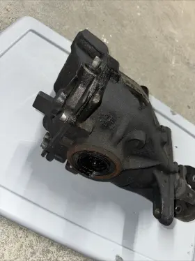 33107599466 BMW Rear Differential Carrier 320I #2
