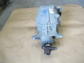 33107630832 BMW Engine Rear Differential Axle Carrier F12 F13