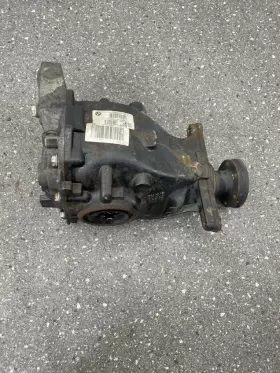 444.BM1J06 BMW Drive Rear Differential Axle Carrier 525I