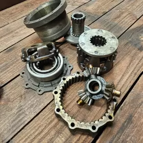 P140 CAMELLIA CITY ROD AND CUSTOM Hall Scott Differential End #3