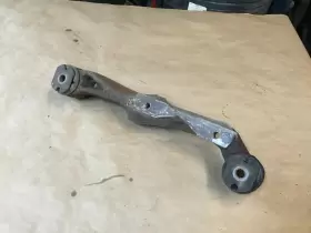 15201933 CHEVROLET Front Left Differential Carrier Mount 1500