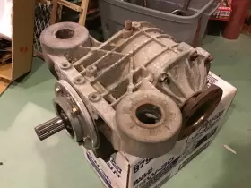 05019757AA CHRYSLER Carrier Rear Differential Awd Caravan