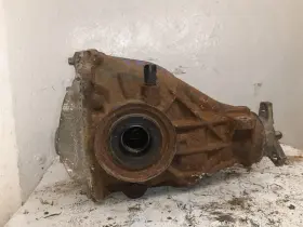 440-01570 CHRYSLER Rear Differential Carrier 300