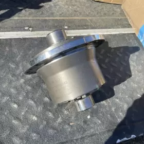 913A590 EATON Detroit Tru Trac Locker Spline Up Dana