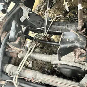 6L243010AC FORD Front Axle Differential Carrier Explorer