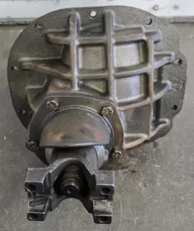 F8-3.40 FORD 8 Center Member Spline Posi