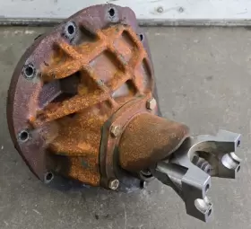 F8-3.55 FORD 8 Center Member Spline Posi #2