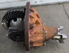 F8-3.55 FORD 8 Center Member Spline Posi #3