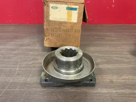 C5TZ-4851-B FORD Differential Pinion Yoke Nos