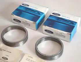 C9AZ-4222-A FORD Nos Differential Bearing Race Cups X2