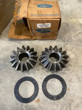 E5TZ-4236-A FORD Nos Rearend Differential Gear F250 F350