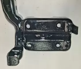YC353A094AC FORD Front Axle Track Bar Mounting Bracket F350