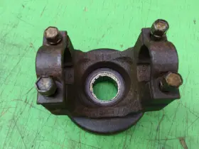 15588336 GENERAL MOTORS Front Differential Pinion Gear Yoke #2