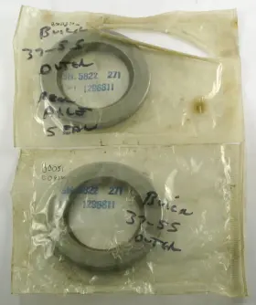 1296811 GM Nos Rear Wheel Outer Seals Buick Roadmaster