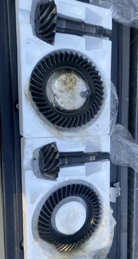 3984832 GM Ring Pinion Front Rear