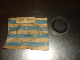 9778370 GM Nos Axle Pinion Shaft Seal Oldsmobile Olds Pontiac