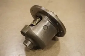 30175 GM CHEVROLET Eaton Differential Posi Carrier Unit #3
