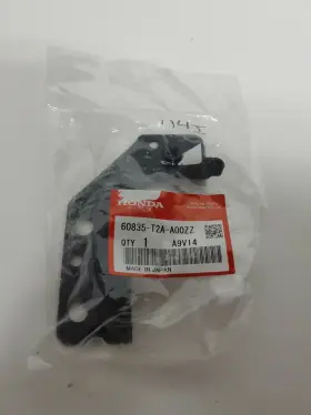 60835T2AA00ZZ HONDA OEM Fender Reinforcement Bracket Right