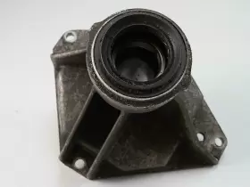 LAND ROVER Axle Bearing Carrier Housing