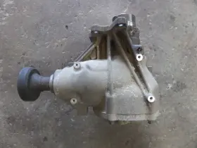 LR007147 LAND ROVER Front Differential