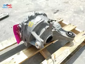 LR143208 LAND ROVER Rear Differential Carrier 110 Defender #3