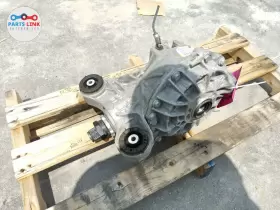 LR143208 LAND ROVER Rear Differential Carrier 110 Defender