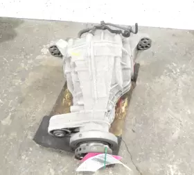 06700376850 MASERATI Levante Rear Differential Carrier #2