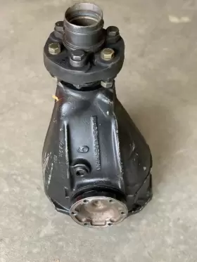 A210-351-08-06-40 MERCEDES Rear Differential Carrier R170 Amg