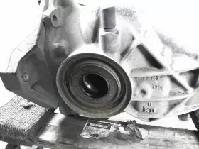 204-350-02-14-80 MERCEDES Rear Differential Carrier E350 Rwd #2