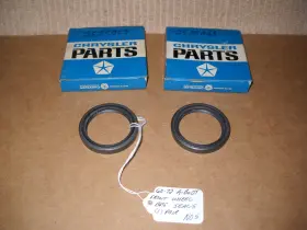 2525063 MOPAR Nos Duster Valiant Front Wheel Brg Grease Seals