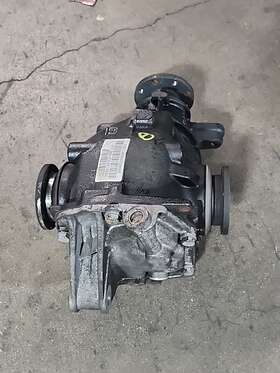 7533139 BMW Rear Axle Differential Carrier X3