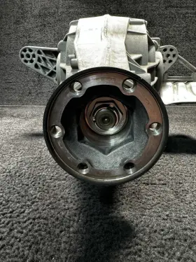 95B525015N PORSCHE Macan Rear Differential Carrier Gts #2