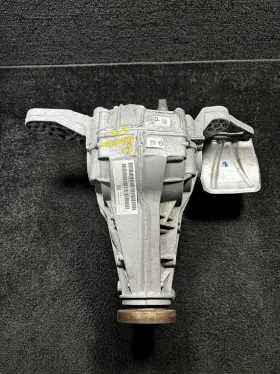 95B525015N PORSCHE Macan Rear Differential Carrier Gts