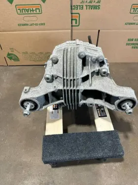 97035001210 PORSCHE Rear Differential Carrier Panamera #3