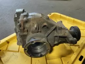444.RV1404 ROVER Land Rear Differential Carrier Hse #3