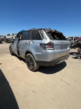 LR091684 ROVER Rear Carrier #2