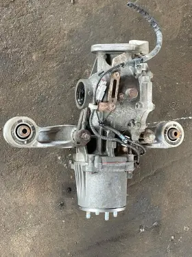 4111048104 TOYOTA TRUCKS Rear Differential Carrier Awd