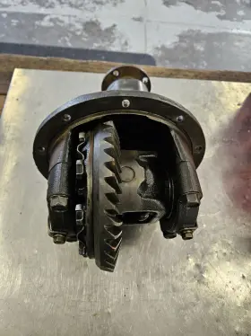 4111035260 TOYOTA TRUCKS Rear Differential Carrier 5SPD