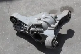4460310090 VOLKSWAGEN Rear Differential Carrier Diesel #2