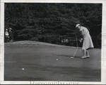 1941 Press Photo Mrs Julius A Page Jr At National Golf Brookline Ma. Fixed Price $24.99.