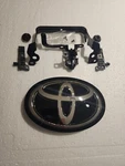 2017 2018 2019 Toyota Rav4 Emblem Grille + Radar Cruise Bracket. Fixed Price $120.00.